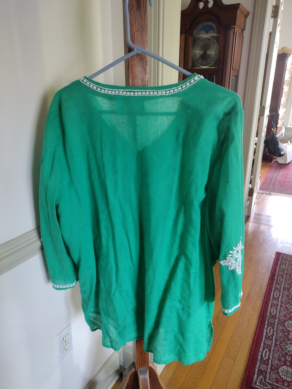 Chico's Emerald Green Linen V-Neck Tunic with Intricate White Beading Size 3 - Picture 4 of 7